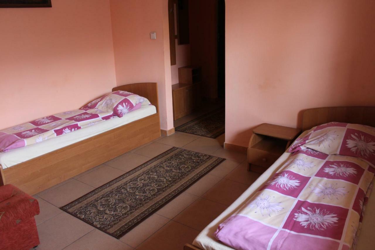 Park Lesny 'U Kaczyny' Rogow Exterior foto